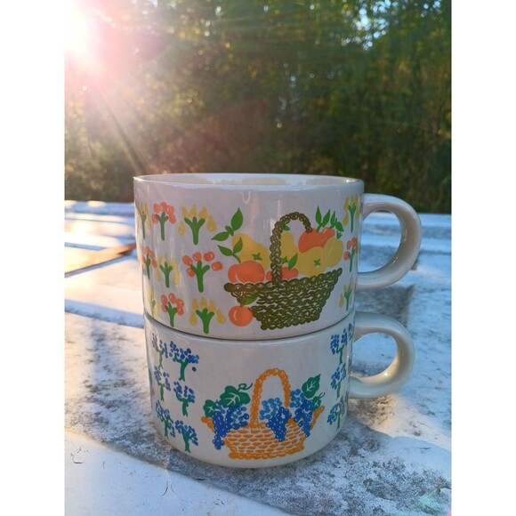 Vintage 70s Soup Mugs Fruit in Baskets - Picture 3 of 7
